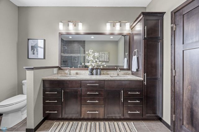 2800 Mcleod Drive E, West Fargo, ND 58078