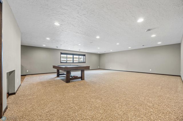 2800 Mcleod Drive E, West Fargo, ND 58078