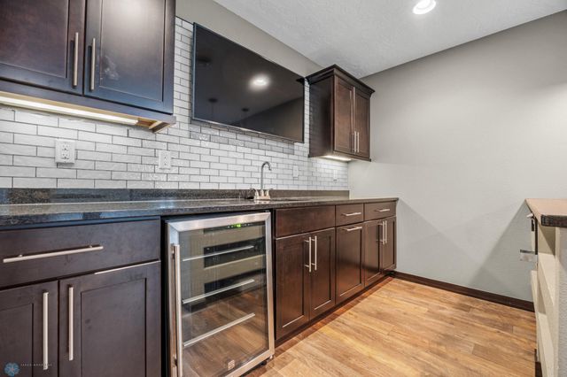 2800 Mcleod Drive E, West Fargo, ND 58078
