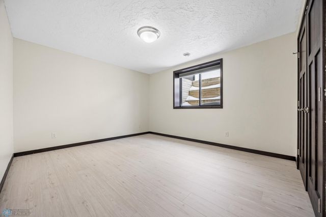 2800 Mcleod Drive E, West Fargo, ND 58078