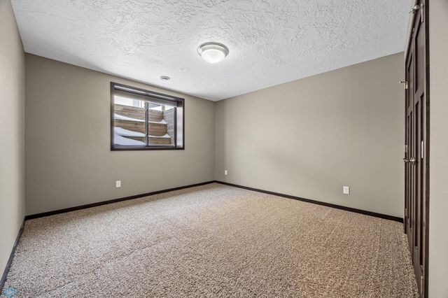 2800 Mcleod Drive E, West Fargo, ND 58078