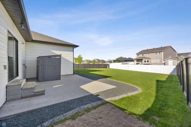 2800 Mcleod Drive E, West Fargo, ND 58078