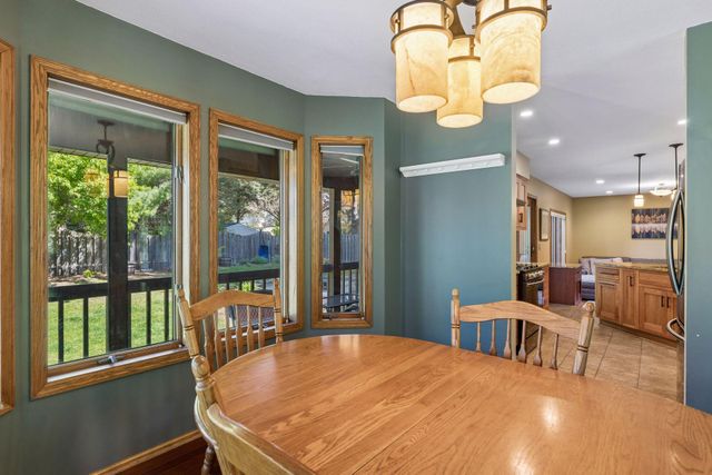 717 Marie Avenue W, Mendota Heights, MN 55118