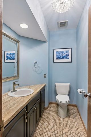 717 Marie Avenue W, Mendota Heights, MN 55118