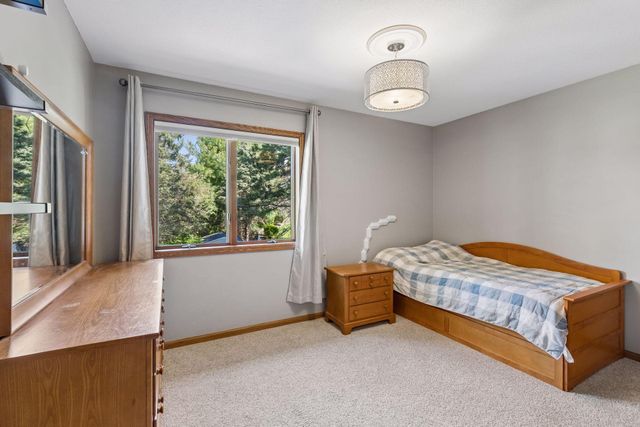 717 Marie Avenue W, Mendota Heights, MN 55118