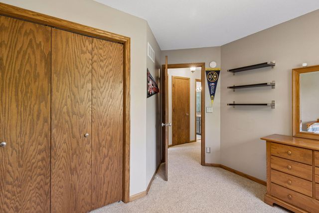 717 Marie Avenue W, Mendota Heights, MN 55118