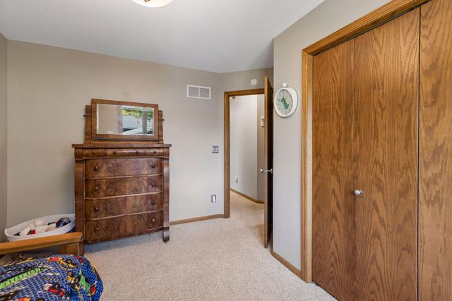 717 Marie Avenue W, Mendota Heights, MN 55118