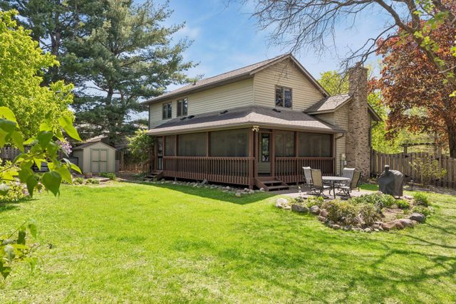 717 Marie Avenue W, Mendota Heights, MN 55118