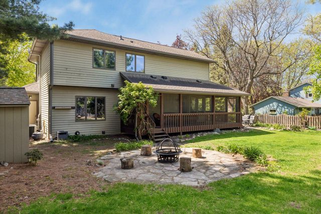 717 Marie Avenue W, Mendota Heights, MN 55118