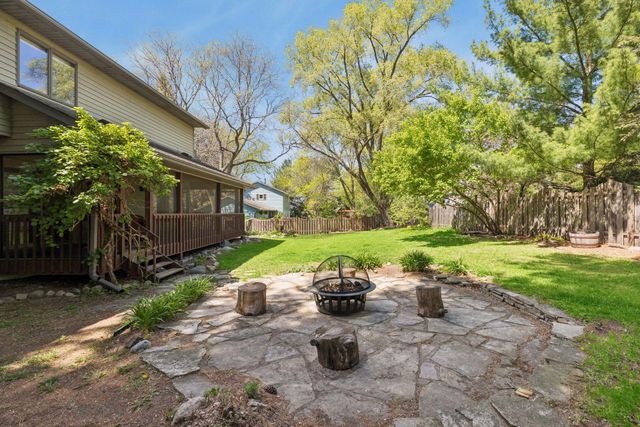 717 Marie Avenue W, Mendota Heights, MN 55118