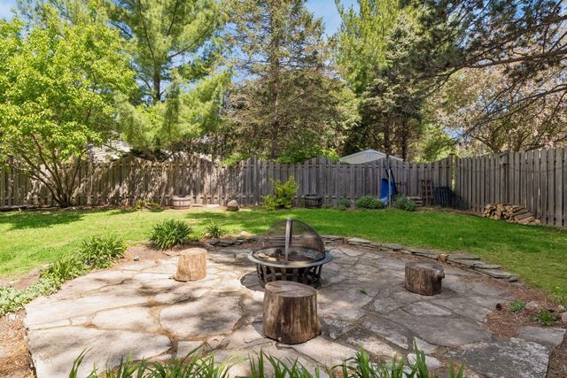 717 Marie Avenue W, Mendota Heights, MN 55118