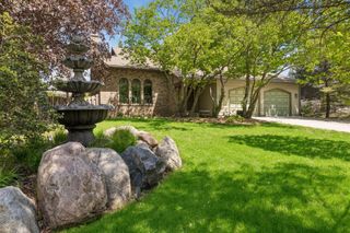 717 Marie Avenue W, Mendota Heights, MN 55118