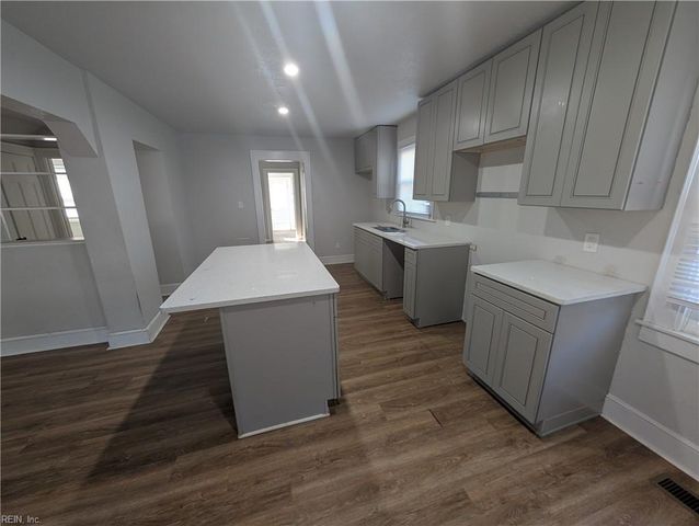 28 Alden AVE, Portsmouth, VA 23702