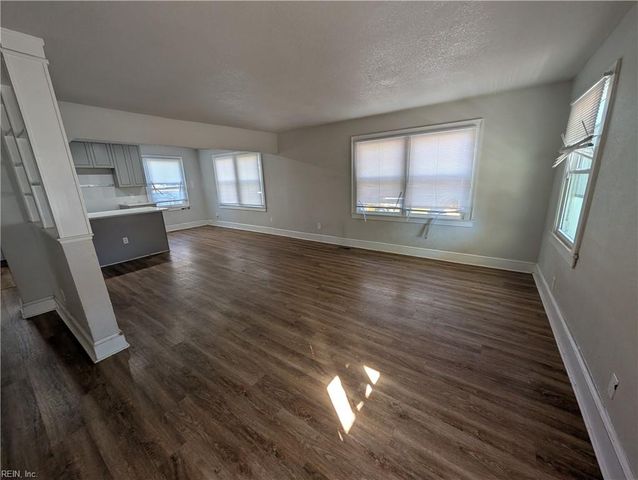 28 Alden AVE, Portsmouth, VA 23702