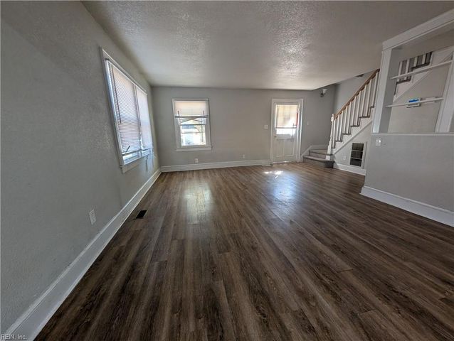 28 Alden AVE, Portsmouth, VA 23702