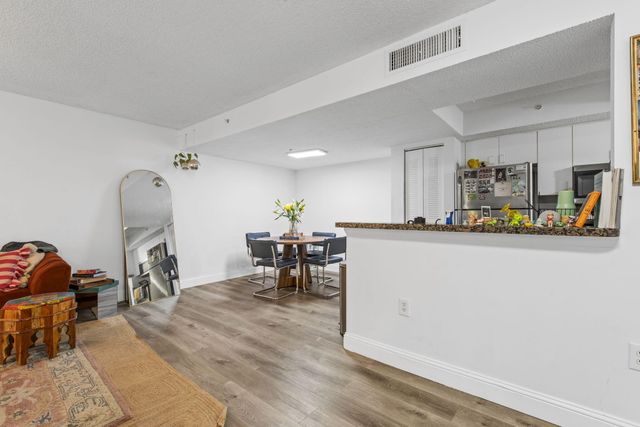 741 N Pine Island Road 108, Plantation, FL 33324