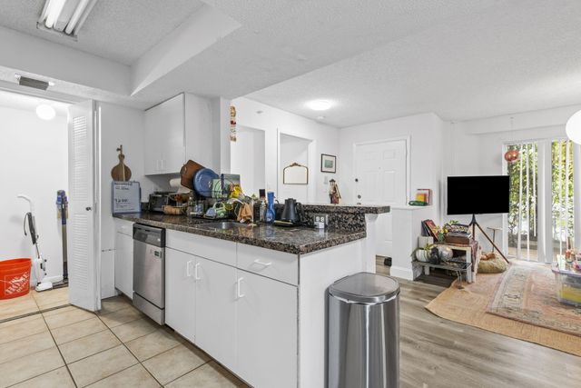 741 N Pine Island Road 108, Plantation, FL 33324