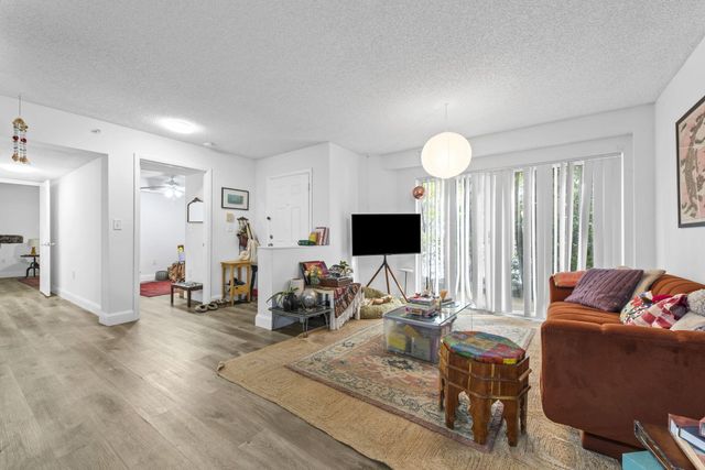 741 N Pine Island Road 108, Plantation, FL 33324