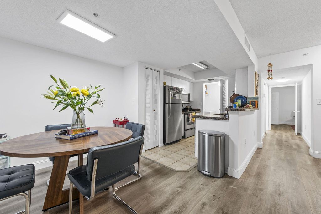 741 N Pine Island Road 108, Plantation, FL 33324