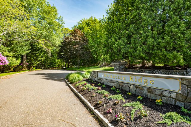 404 Mountain Ridge Drive, Mount Sinai, NY 11766