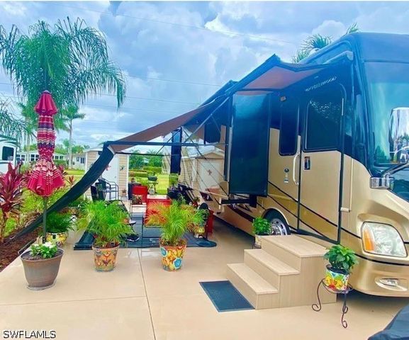 1639 Diamond Lake CIR, Naples, FL 34114