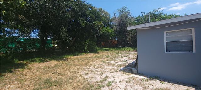 412 7th Road SW, Vero Beach, FL 32962