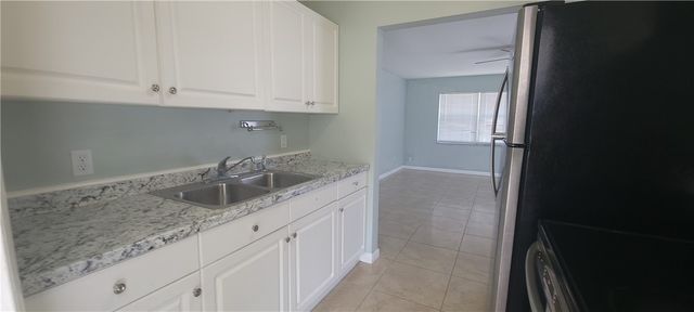 412 7th Road SW, Vero Beach, FL 32962