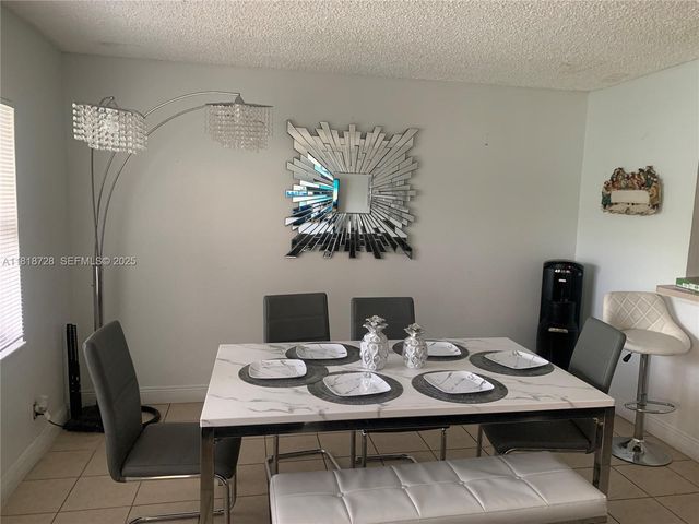 17911 NW 68th Avenue O104, Hialeah, FL 33015