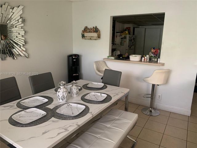 17911 NW 68th Avenue O104, Hialeah, FL 33015