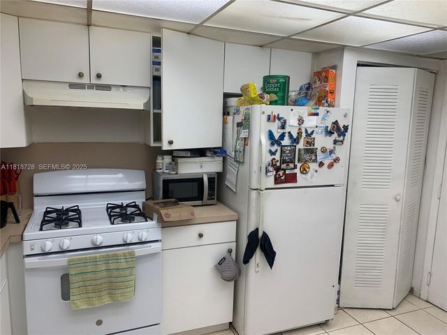 17911 NW 68th Avenue O104, Hialeah, FL 33015