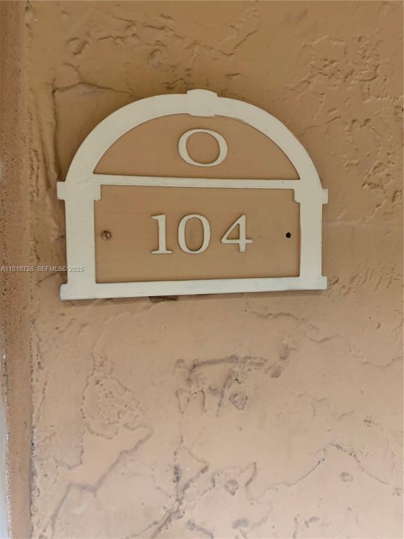 17911 NW 68th Avenue O104, Hialeah, FL 33015