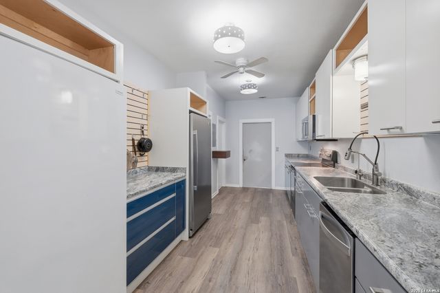 1902 Almond, San Antonio, TX 78247