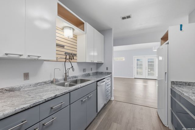 1902 Almond, San Antonio, TX 78247