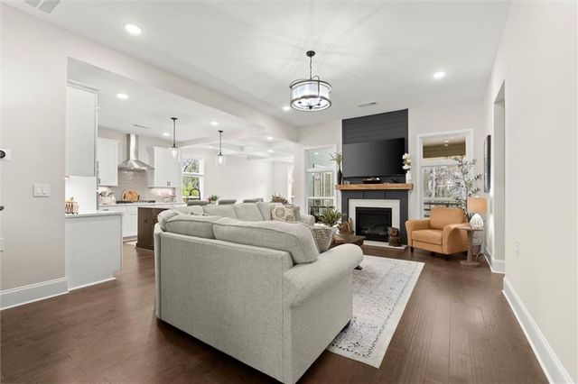 1120 Cooks Farm Way, Woodstock, GA 30189