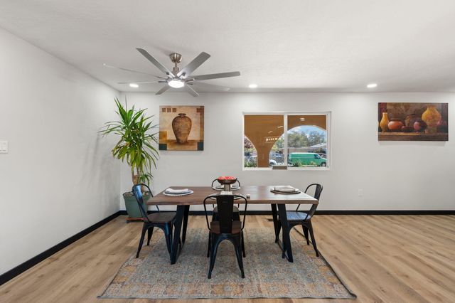 5809 Warren Lane SW, Albuquerque, NM 87105