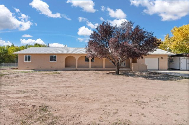 5809 Warren Lane SW, Albuquerque, NM 87105