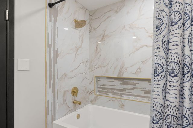 5809 Warren Lane SW, Albuquerque, NM 87105