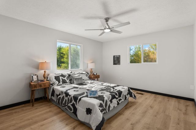 5809 Warren Lane SW, Albuquerque, NM 87105