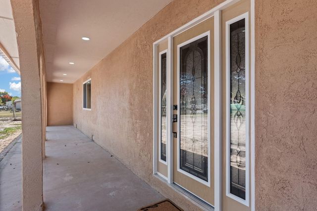 5809 Warren Lane SW, Albuquerque, NM 87105