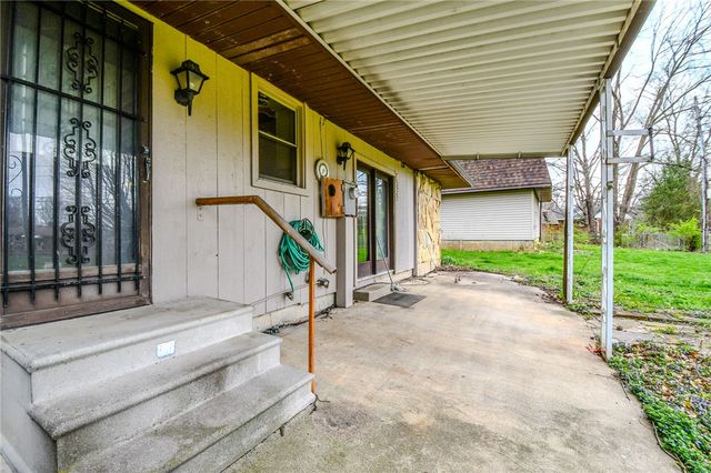 3223 Ravenwood Road, Fairborn, OH 45324