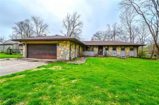 3223 Ravenwood Road, Fairborn, OH 45324