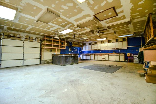 3223 Ravenwood Road, Fairborn, OH 45324