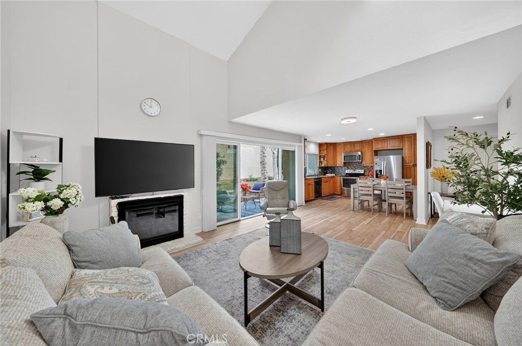 Image 3 of property listing at 4842 Carmonita Lane, Yorba Linda, CA 92886