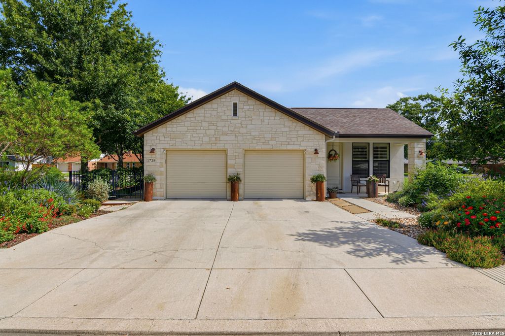 1728 Nordberg, Seguin, TX 78155