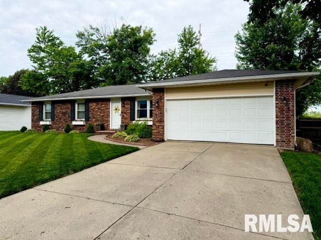 75 Roundtable Road, Springfield, IL 62704