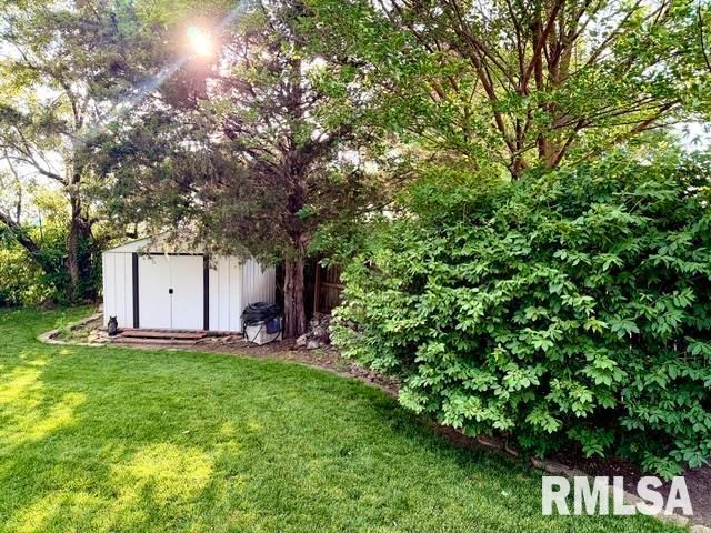 75 Roundtable Road, Springfield, IL 62704