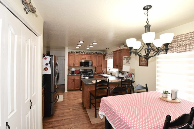 7841 PEACHWOOD DR, South Weber, UT 84405