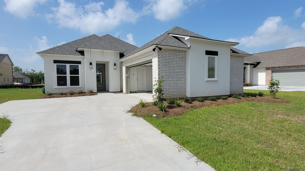 39227 Bridge Path Ln, Gonzales, LA 70737