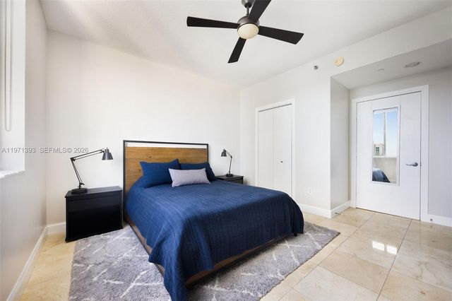 1060 Brickell Ave 3505, Miami, FL 33131