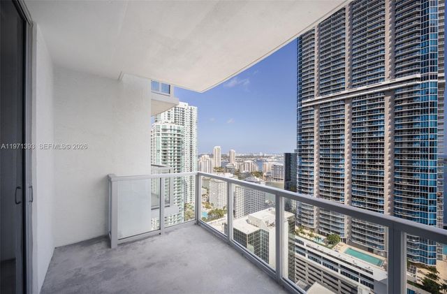 1060 Brickell Ave 3505, Miami, FL 33131